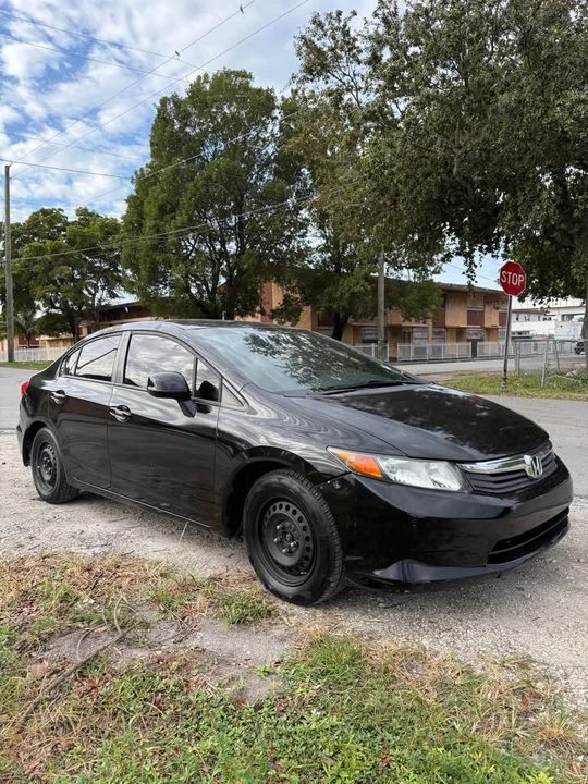 2012 Honda Civic 9th Gen - Image 2 of 8