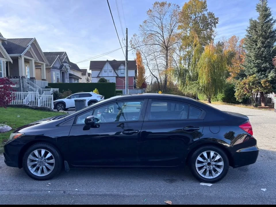 2012 Honda Civic 9th Gen - Image 3 of 7