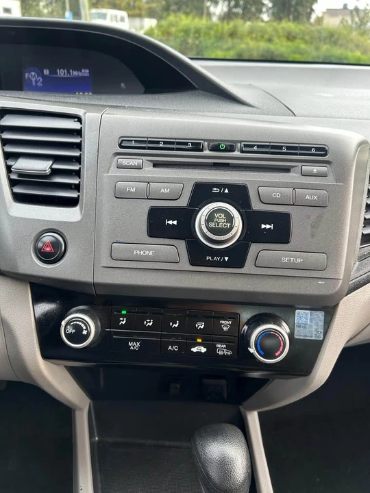 2012 Honda Civic 9th Gen - Image 7 of 11