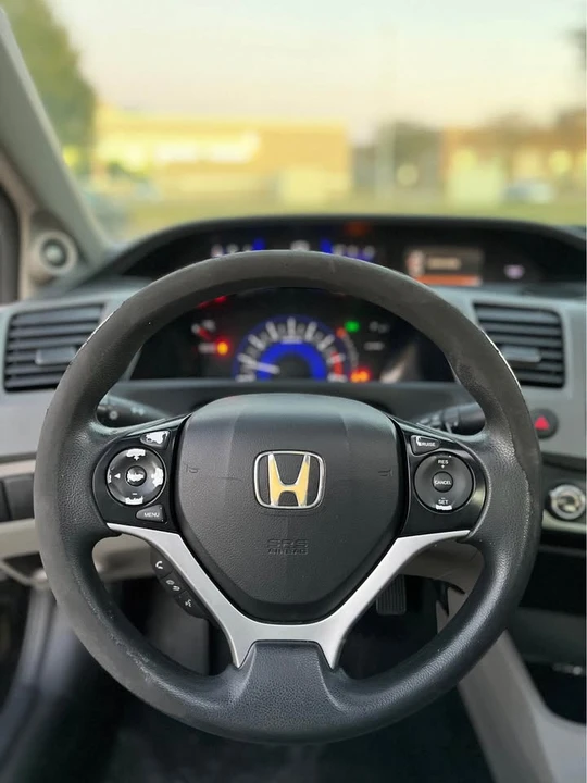 2012 Honda Civic 9th Gen - Image 2 of 8