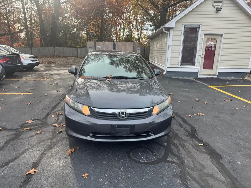 2012 Honda Civic 9th Gen - Image 2 of 10