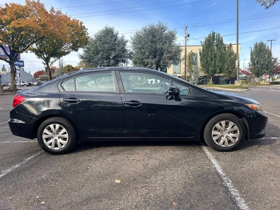 2012 Honda Civic 9th Gen - Image 2 of 10
