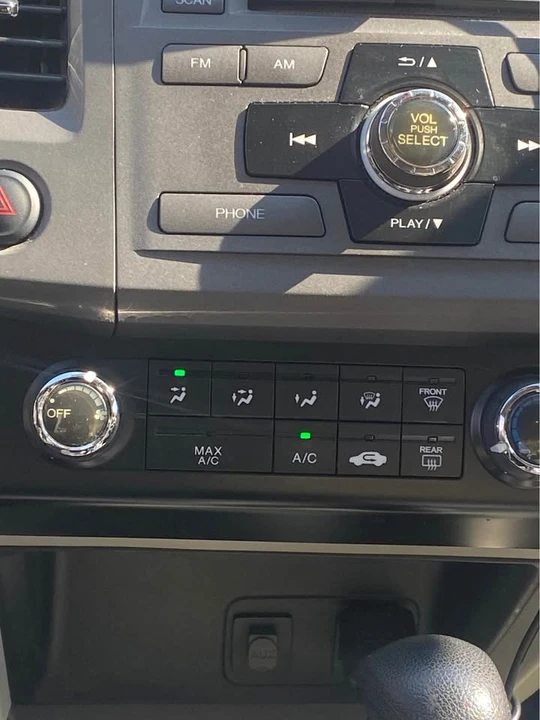 2012 Honda Civic 9th Gen - Image 10 of 17
