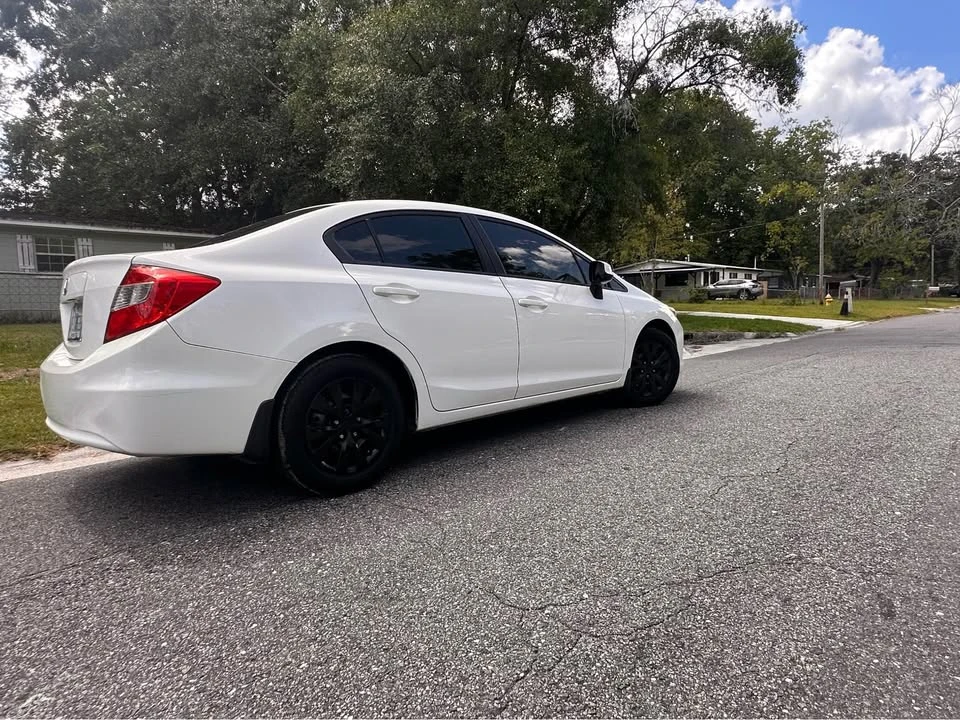 2012 Honda Civic 9th Gen - Image 3 of 7