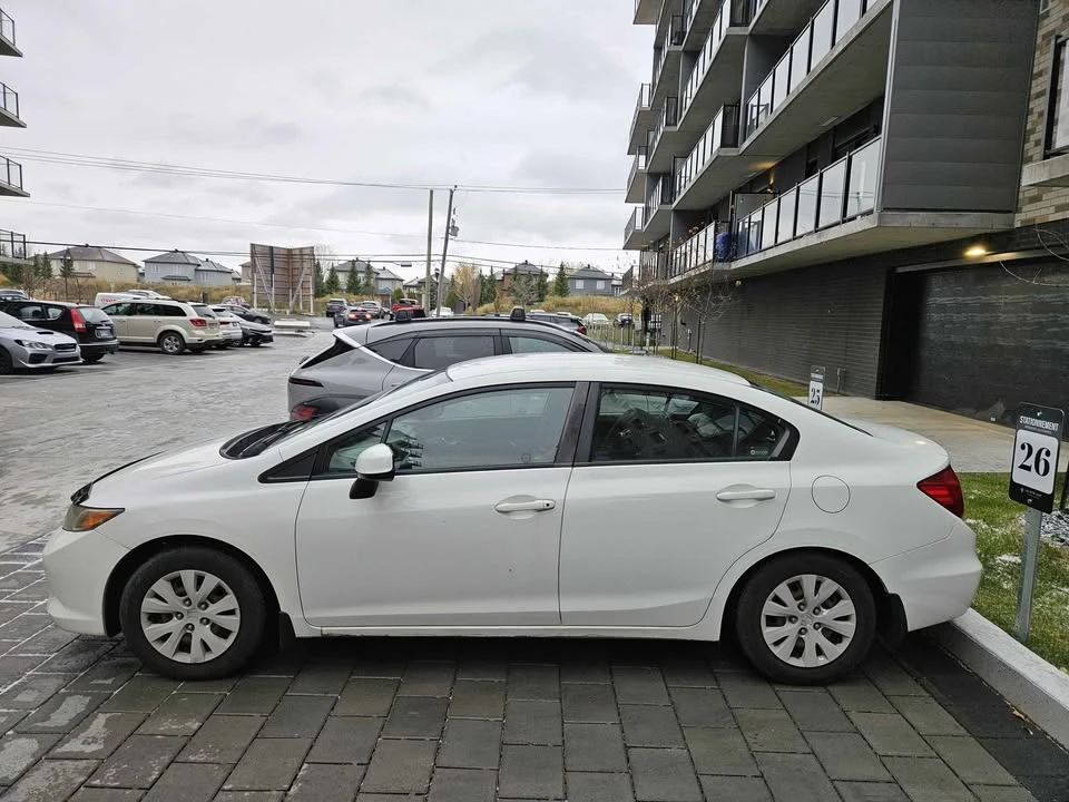 2012 Honda Civic 9th Gen - Image 5 of 8