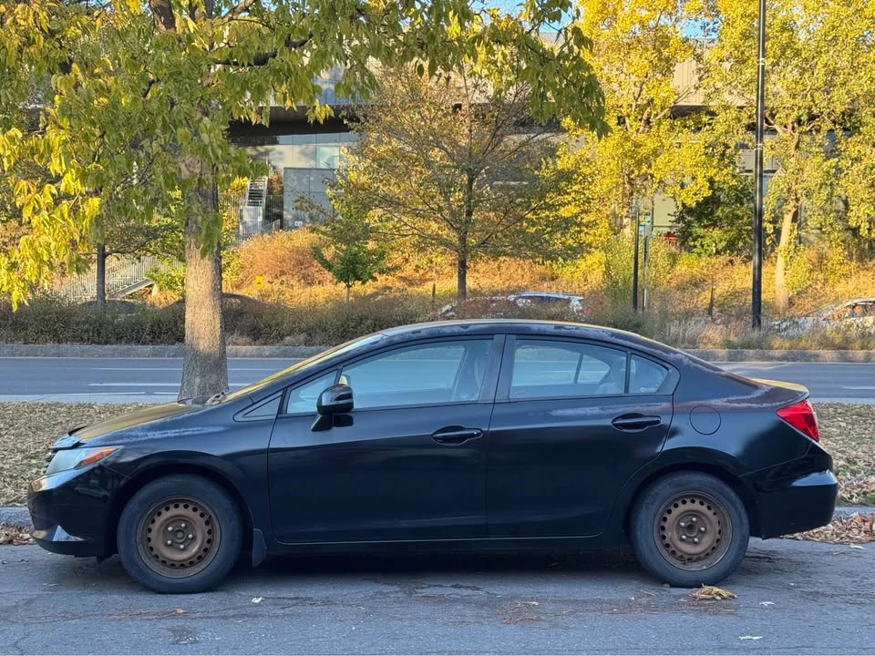 2012 Honda Civic 9th Gen - Image 2 of 3