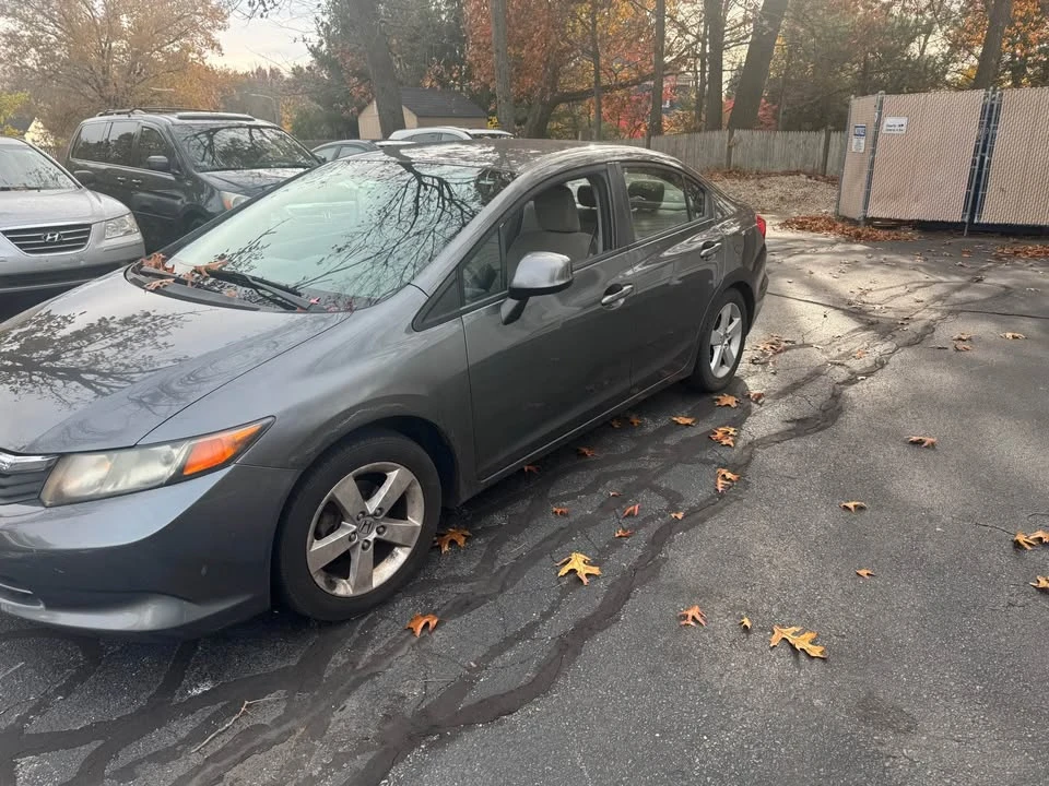 2012 Honda Civic 9th Gen - Image 3 of 10