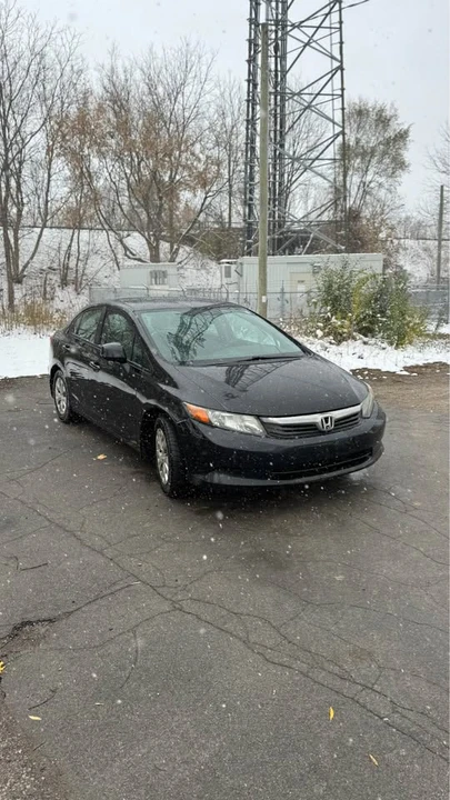 2012 Honda Civic 9th Gen - Image 3 of 15