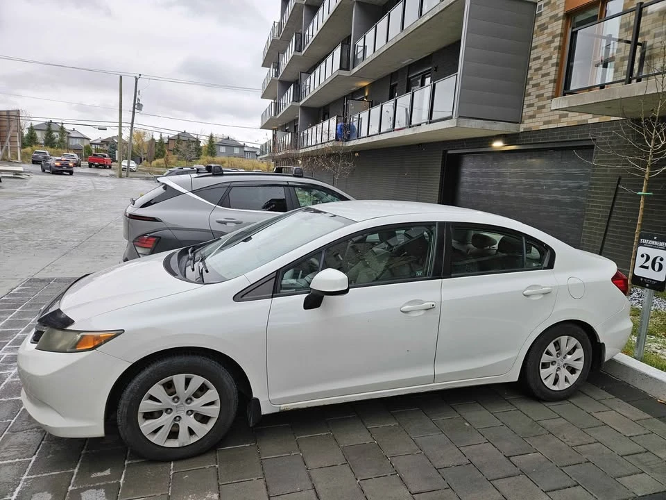 2012 Honda Civic 9th Gen - Image 4 of 8