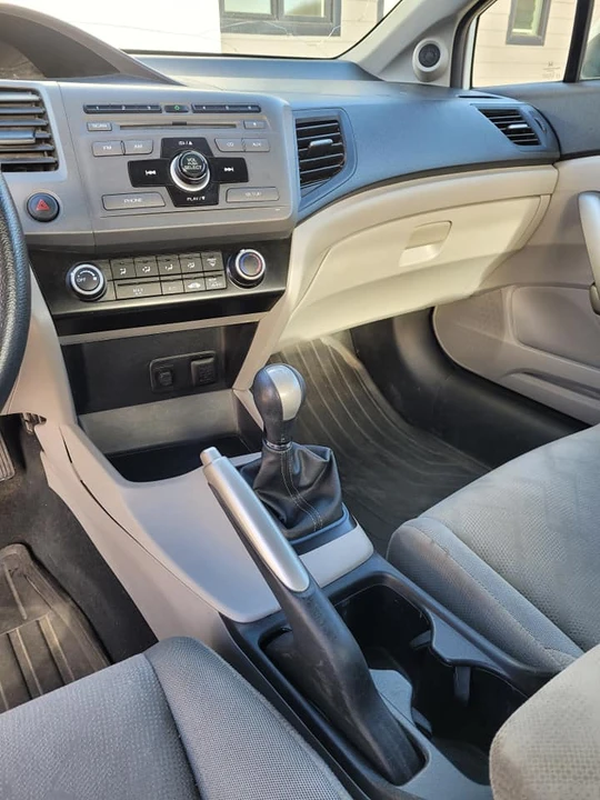 2012 Honda Civic 9th Gen - Image 8 of 18
