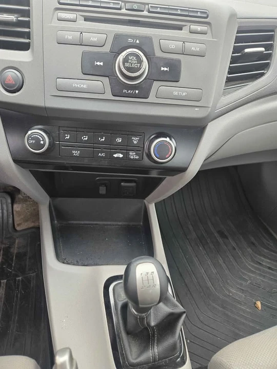2012 Honda Civic 9th Gen - Image 8 of 11