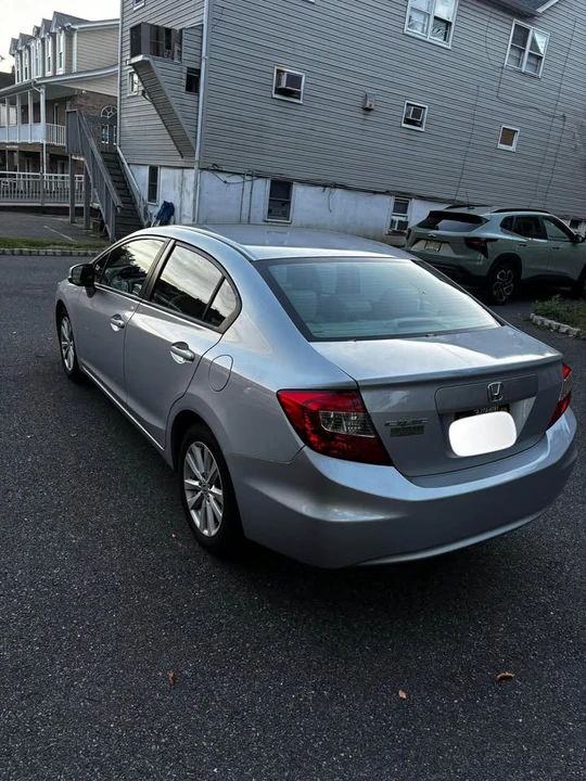 2012 Honda Civic 9th Gen - Image 3 of 12