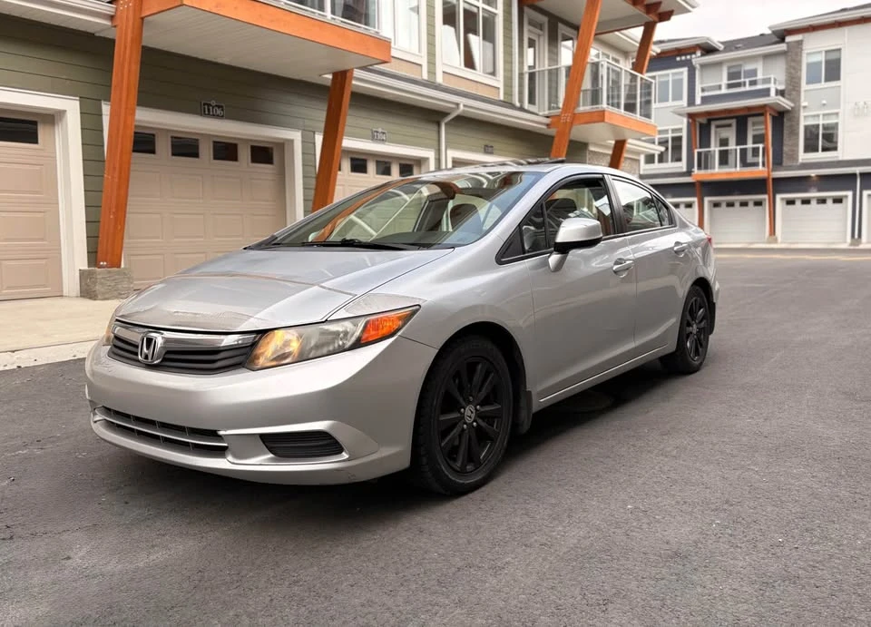 2012 Honda Civic 9th Gen - Image 2 of 11
