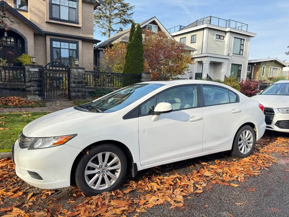 2012 Honda Civic 9th Gen - Image 2 of 10