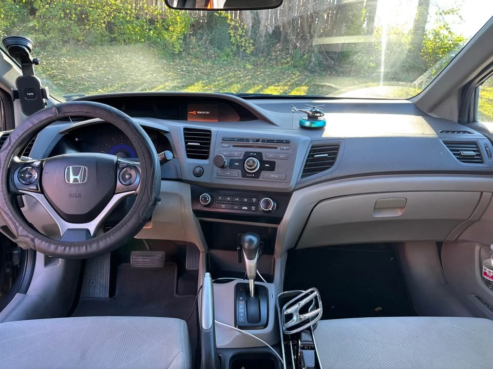 2012 Honda Civic 9th Gen - Image 5 of 10