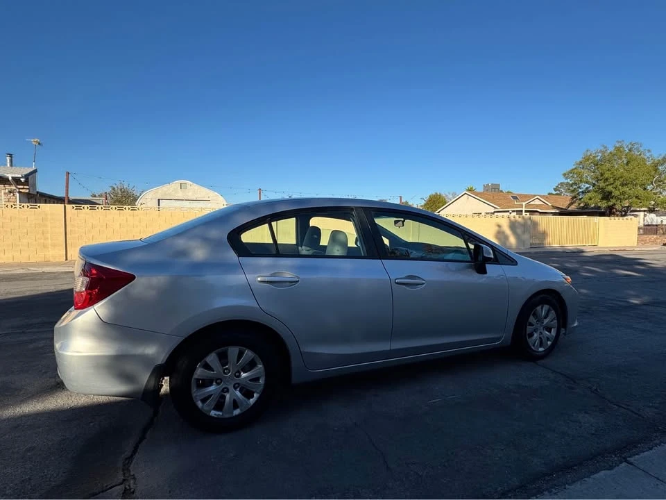 2012 Honda Civic 9th Gen - Image 5 of 13