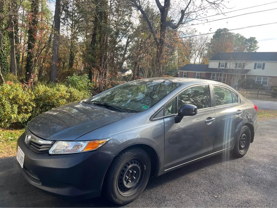 2012 Honda Civic 9th Gen - Image 2 of 10