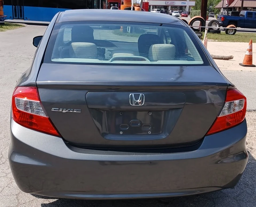 2012 Honda Civic 9th Gen - Image 4 of 10