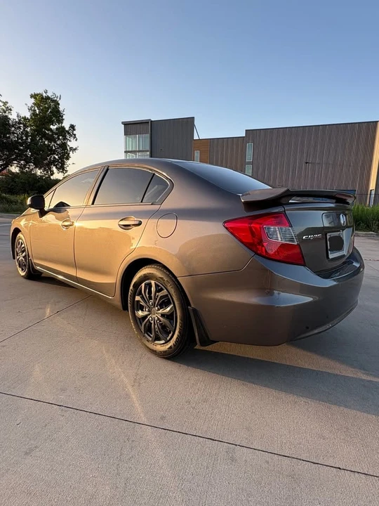 2012 Honda Civic 9th Gen - Image 3 of 19