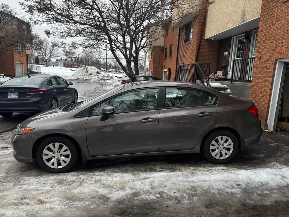2012 Honda Civic 9th Gen - Image 3 of 8