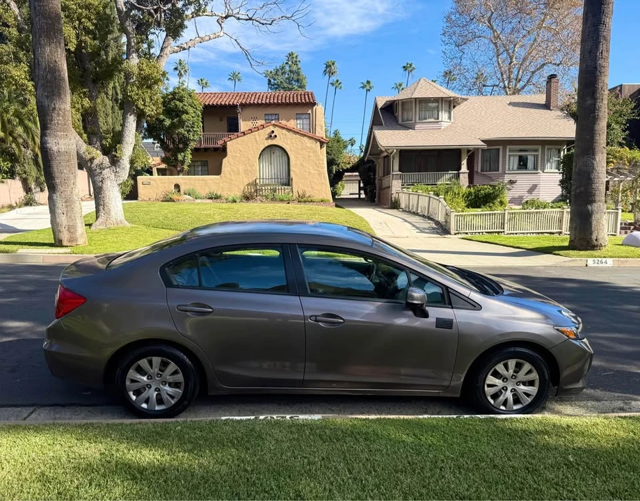 2012 Honda Civic 9th Gen - Image 2 of 13