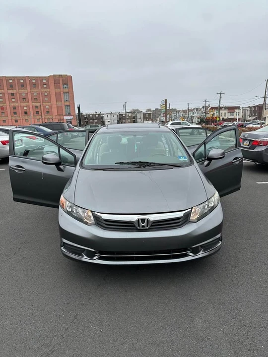 2012 Honda Civic 9th Gen - Image 4 of 8