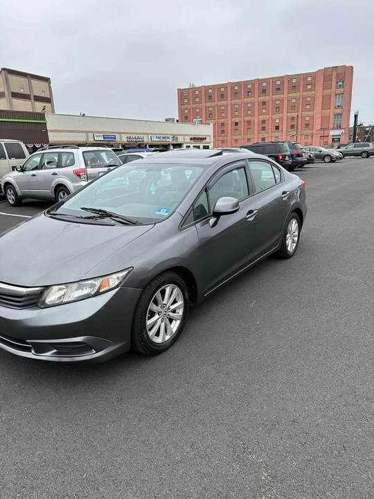 2012 Honda Civic 9th Gen - Image 3 of 8