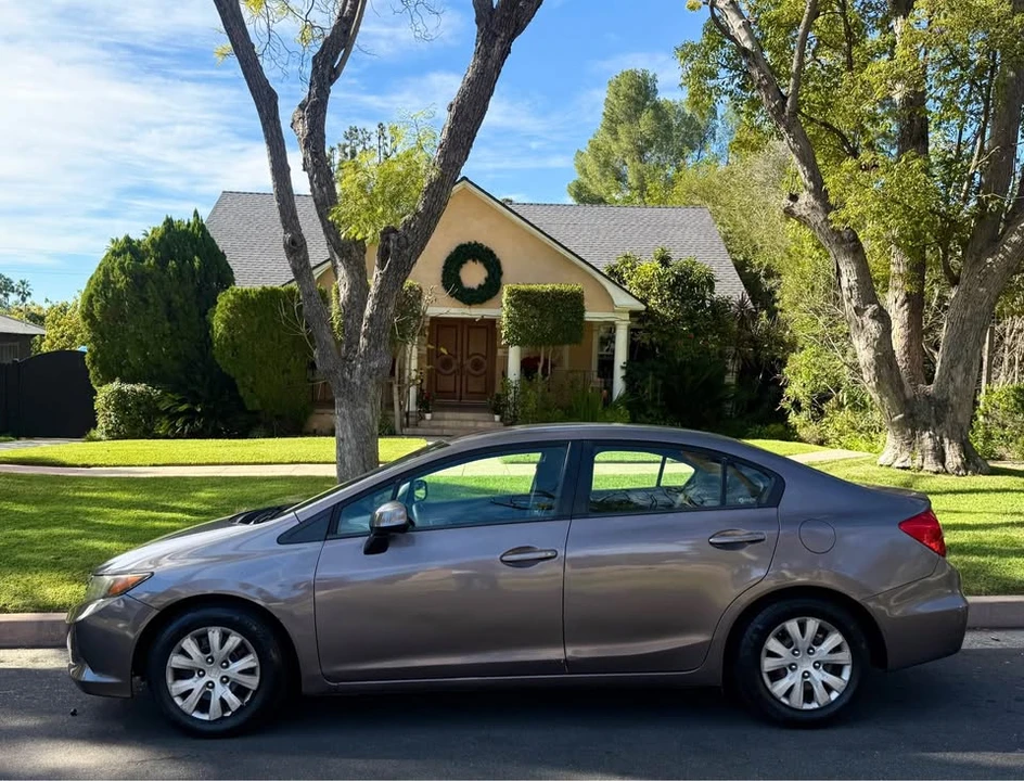 2012 Honda Civic 9th Gen - Image 3 of 13