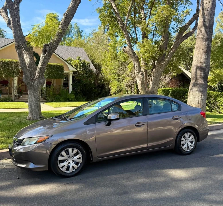 2012 Honda Civic 9th Gen - Image 4 of 13