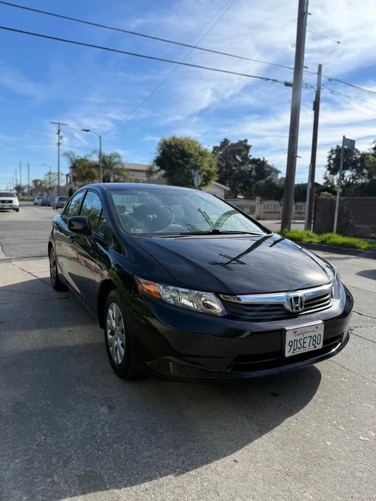 2012 Honda Civic 9th Gen - Image 2 of 7