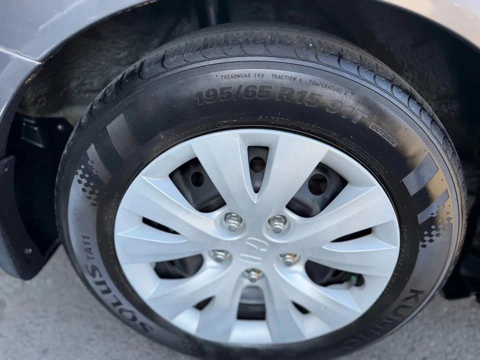 2012 Honda Civic 9th Gen - Image 9 of 20