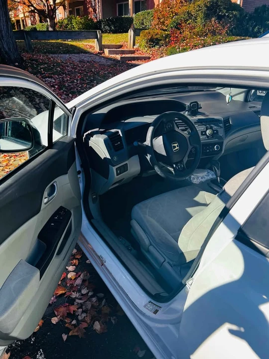 2012 Honda Civic 9th Gen - Image 9 of 11