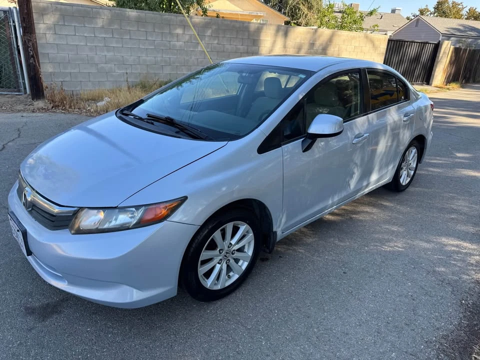 2012 Honda Civic 9th Gen - Image 2 of 13