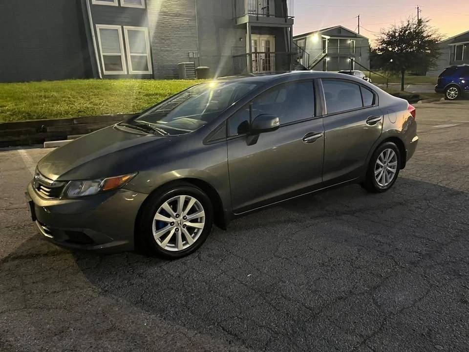 2012 Honda Civic 9th Gen - Image 3 of 4