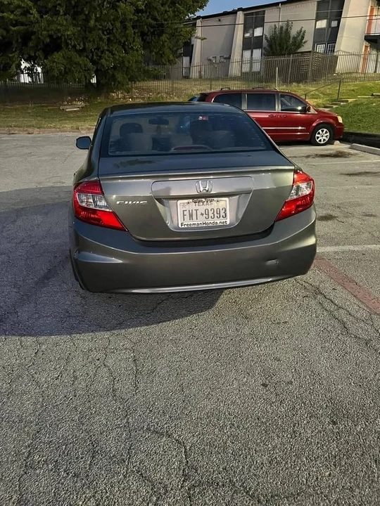 2012 Honda Civic 9th Gen - Image 2 of 4