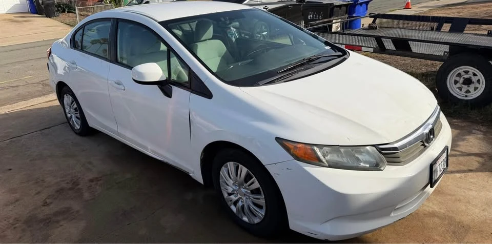 2012 Honda Civic 9th Gen - Image 2 of 8