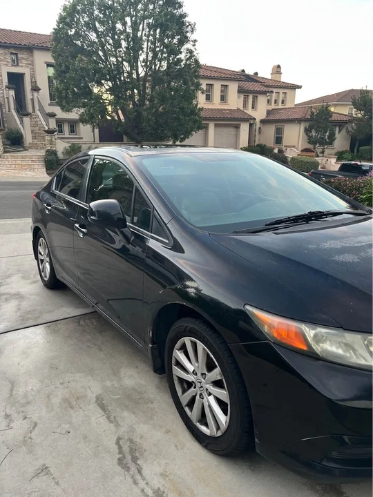 2012 Honda Civic 9th Gen - Image 2 of 12