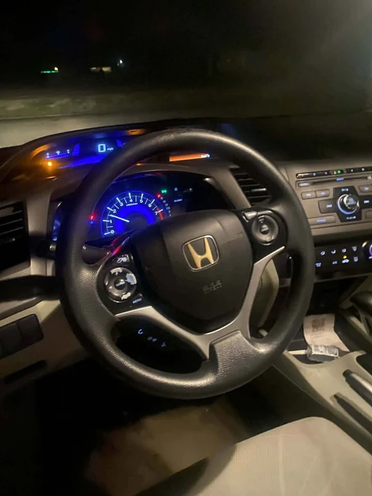 2012 Honda Civic 9th Gen - Image 2 of 4