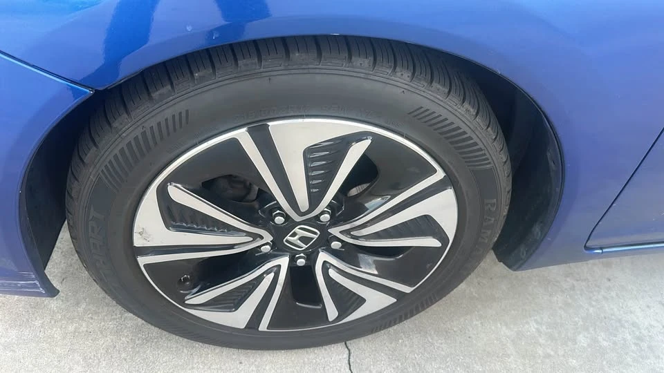 2012 Honda Civic 9th Gen - Image 3 of 9