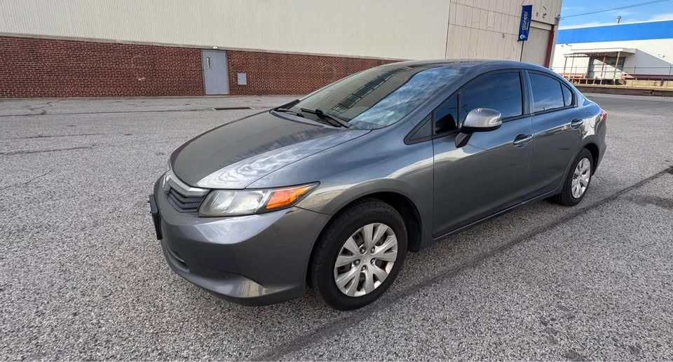 2012 Honda Civic 9th Gen - Image 2 of 10