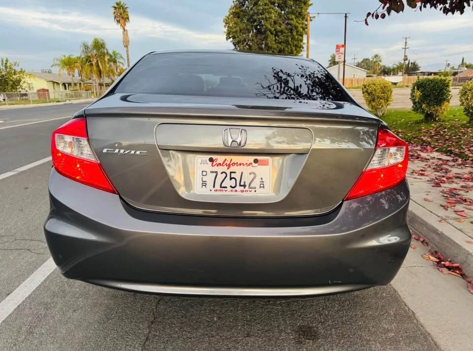 2012 Honda Civic 9th Gen - Image 5 of 11