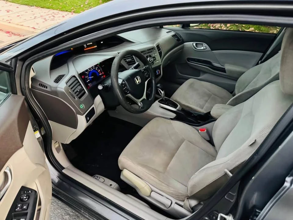 2012 Honda Civic 9th Gen - Image 9 of 11