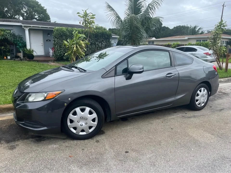 2012 Honda Civic 9th Gen - Image 2 of 6