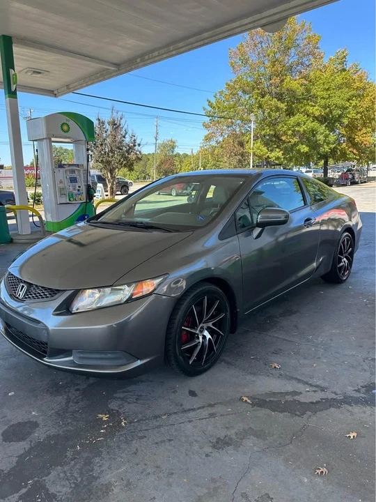2012 Honda Civic 9th Gen - Image 2 of 11