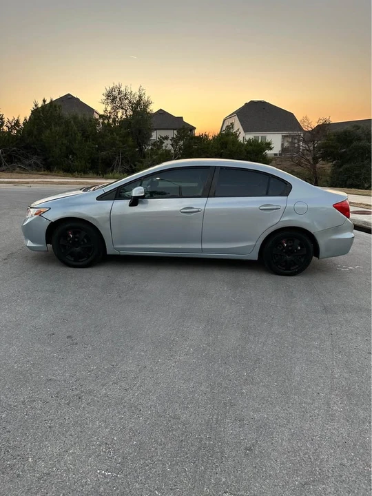 2012 Honda Civic 9th Gen - Image 5 of 10