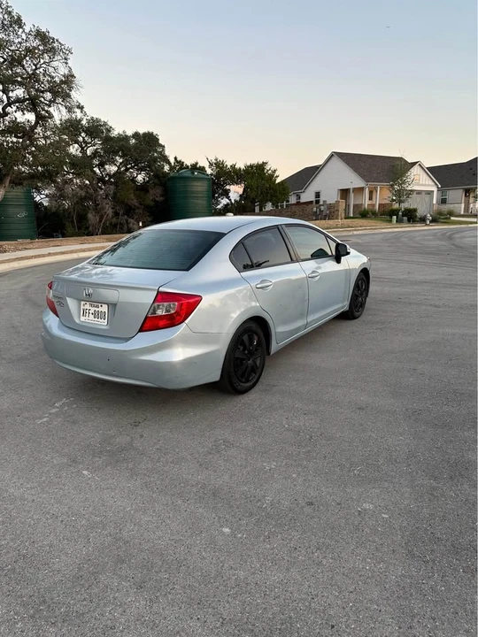 2012 Honda Civic 9th Gen - Image 6 of 10