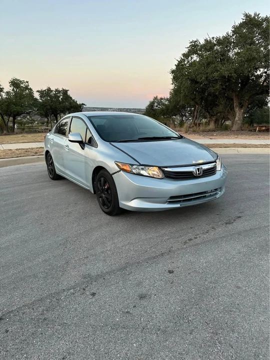 2012 Honda Civic 9th Gen - Image 2 of 10