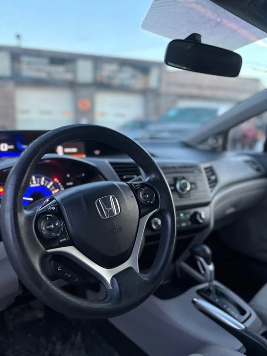 2012 Honda Civic 9th Gen - Image 2 of 7