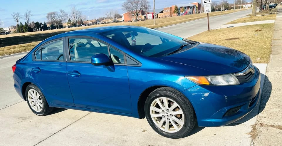2012 Honda Civic 9th Gen - Image 2 of 10