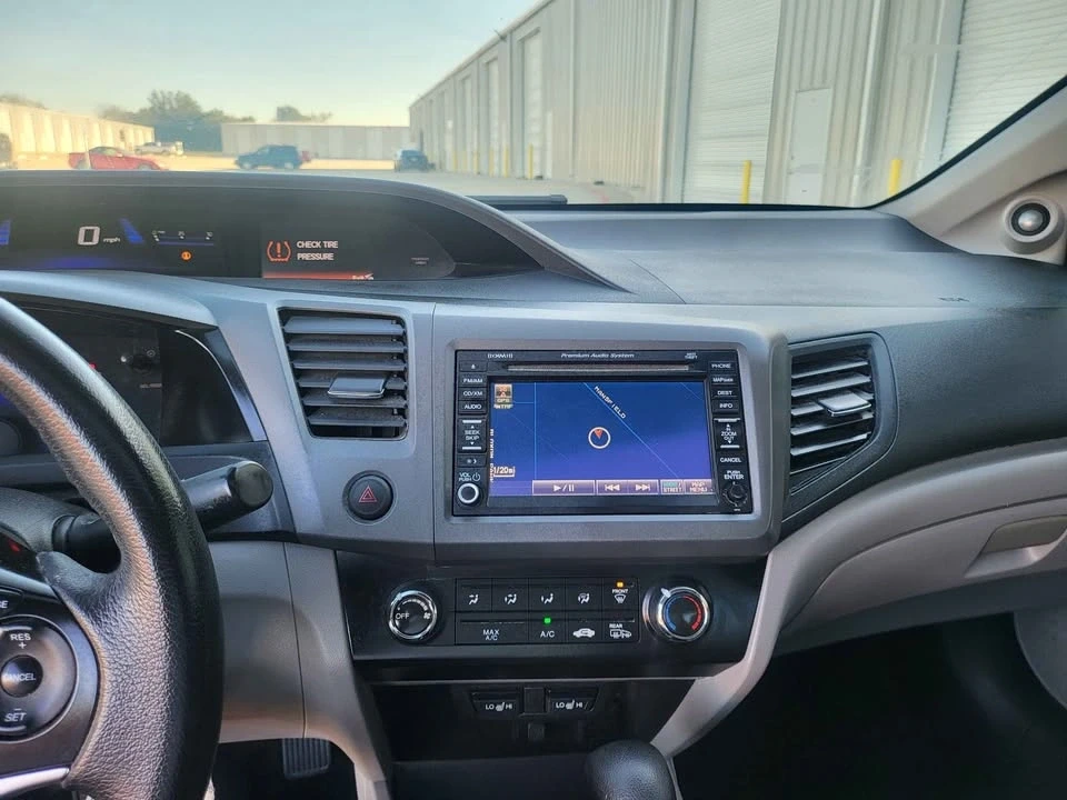 2012 Honda Civic 9th Gen - Image 10 of 20